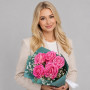 Букет из 5 розовых роз и гипсофилы — вид 3